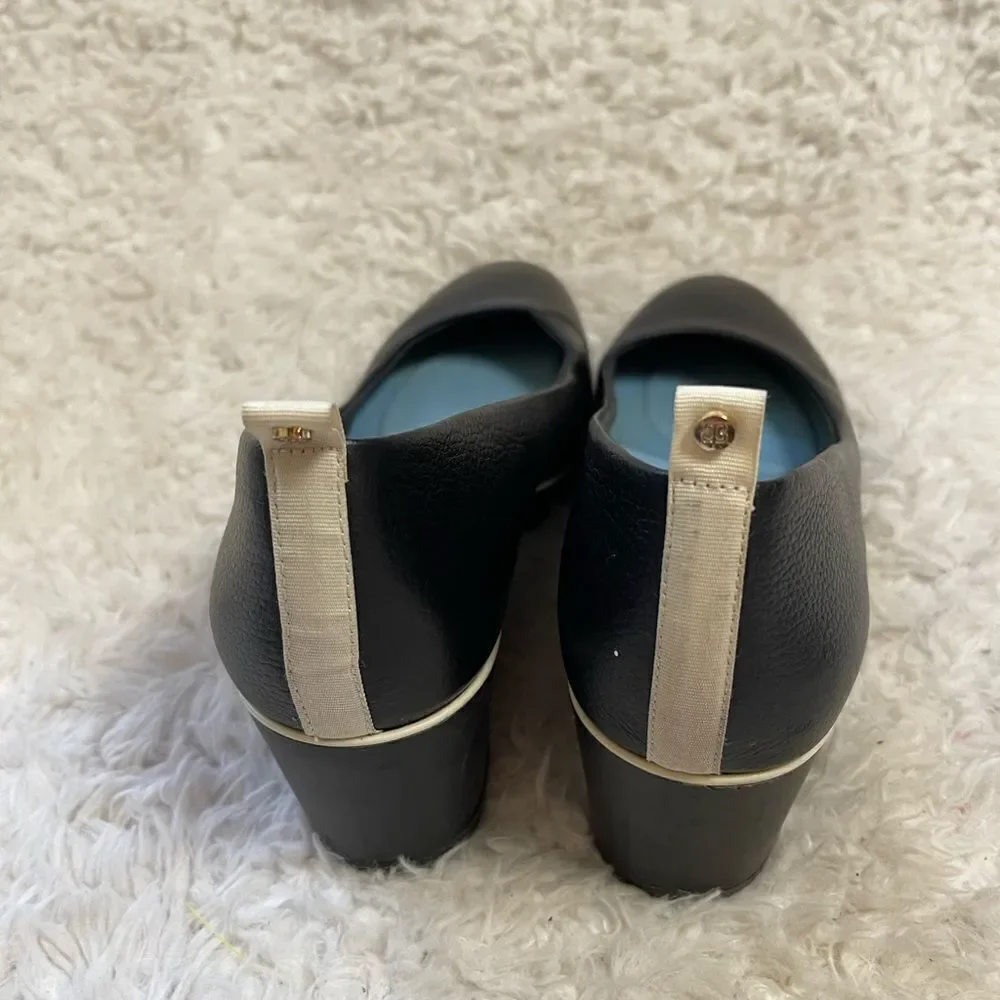 Betabrand All Weather Leather Black & White piping slip on wedge shoes SZ9